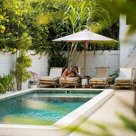 Апартаменты The White Bay Lombok Kuta  Экстерьер фото